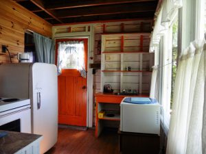 cottage-2-kitchen