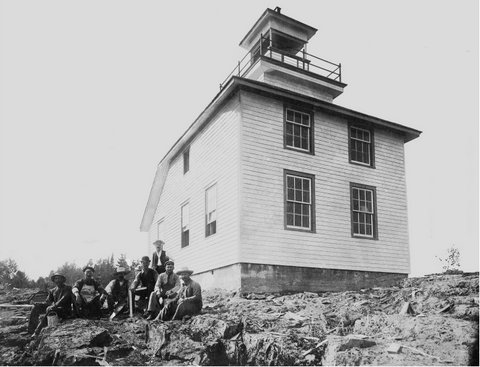 1907 McKay Island Lighthouse with its builders