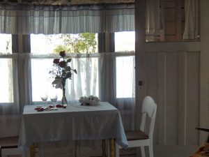cottage-2-table