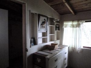 cottage-bedroom-1